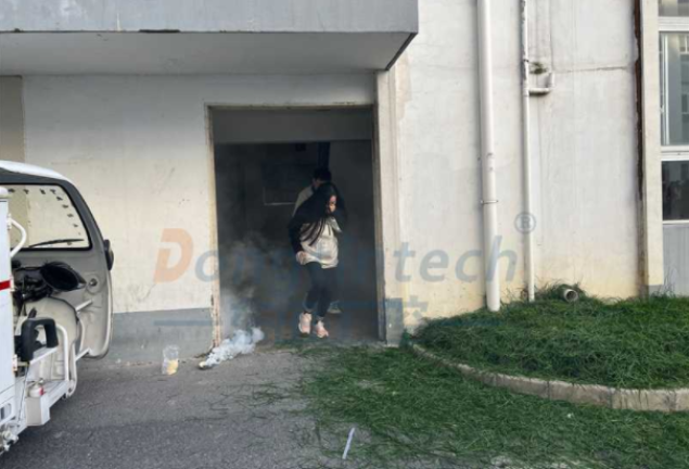 現(xiàn)場(chǎng)直擊.png 現(xiàn)場(chǎng)直擊.png