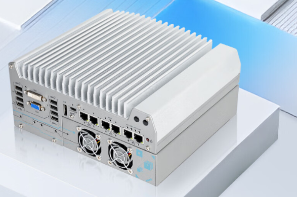 高性能自動駕駛工控機.png 高性能自動駕駛工控機.png