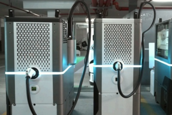 充電機器人.png 充電機器人.png