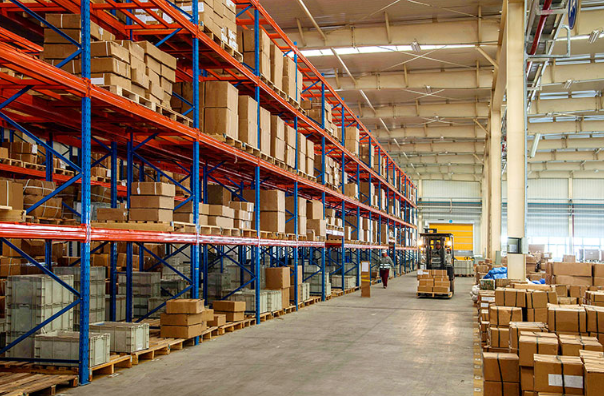 東田12英寸加固平板助力倉儲(chǔ)行業(yè)稱重系統(tǒng)與叉車電腦穩(wěn)定運(yùn)行