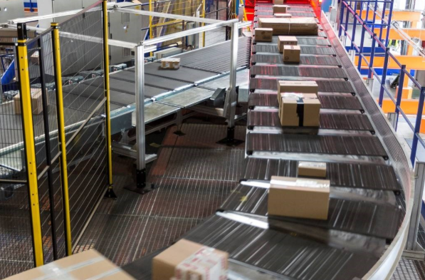 物流倉庫工控機——快遞自動化分揀的高效引擎