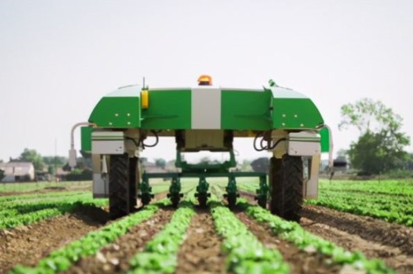 激光除草機(jī)器人的“智慧大腦”:東田車(chē)載電腦賦能精準(zhǔn)農(nóng)業(yè)新變革